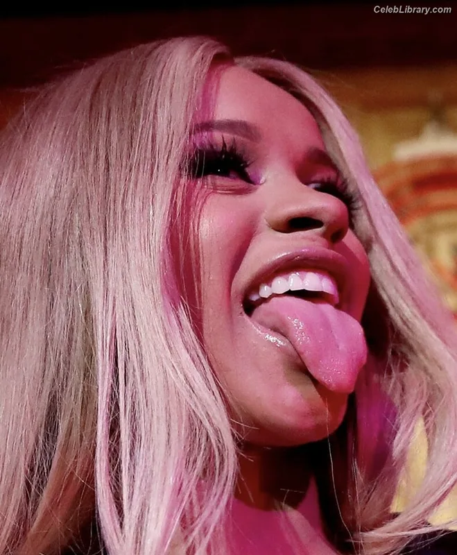 Cardi B photo 3 of 497