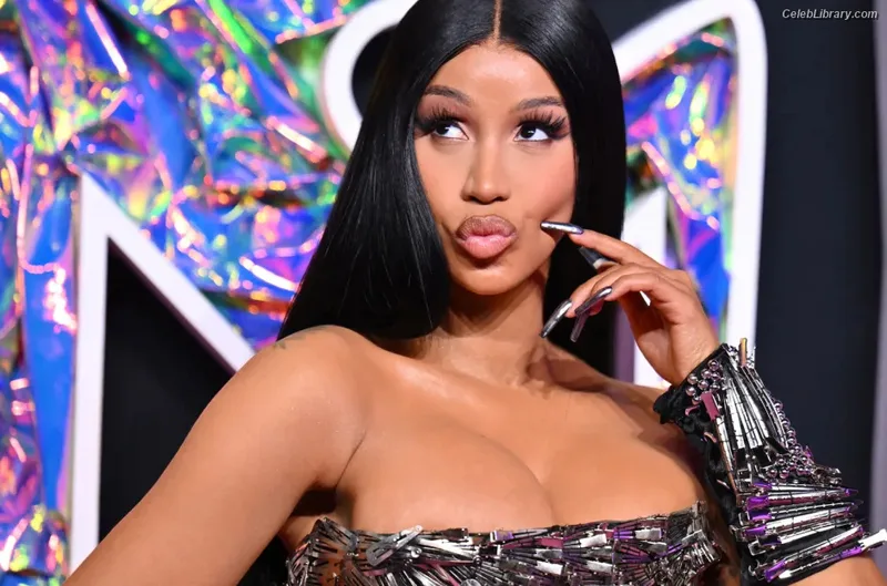 Cardi B photo 10 of 497