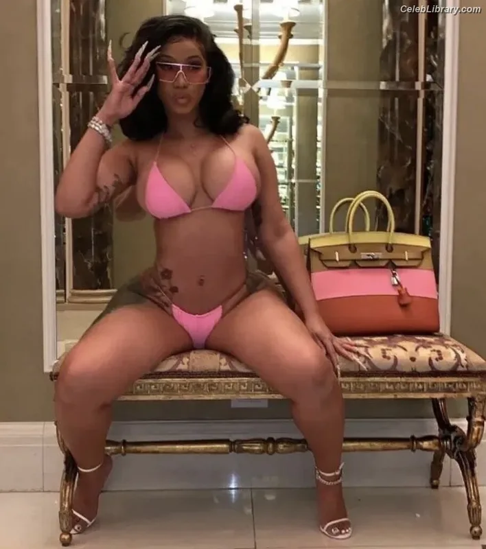 Cardi B photo 13 of 497
