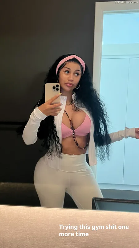 Cardi B photo 6 of 497