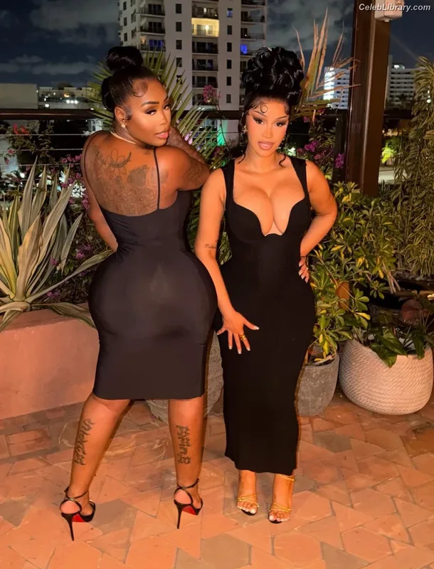 Cardi B photo 14 of 497