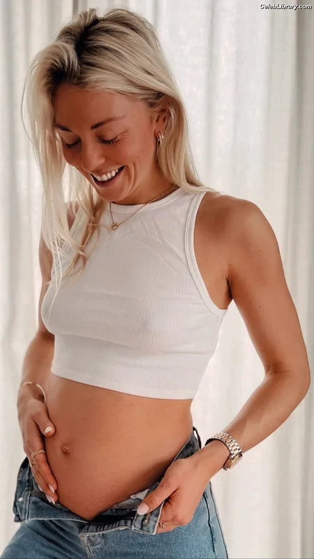 Carina Witthöft photo 1 of 8