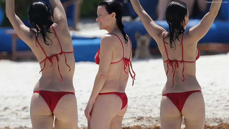 Carla Gugino photo 1 of 133