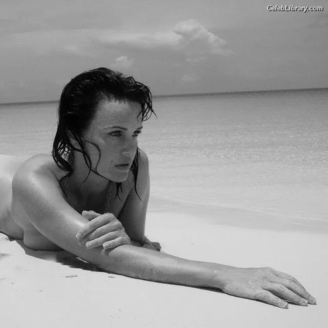 Carla Gugino photo 9 of 133