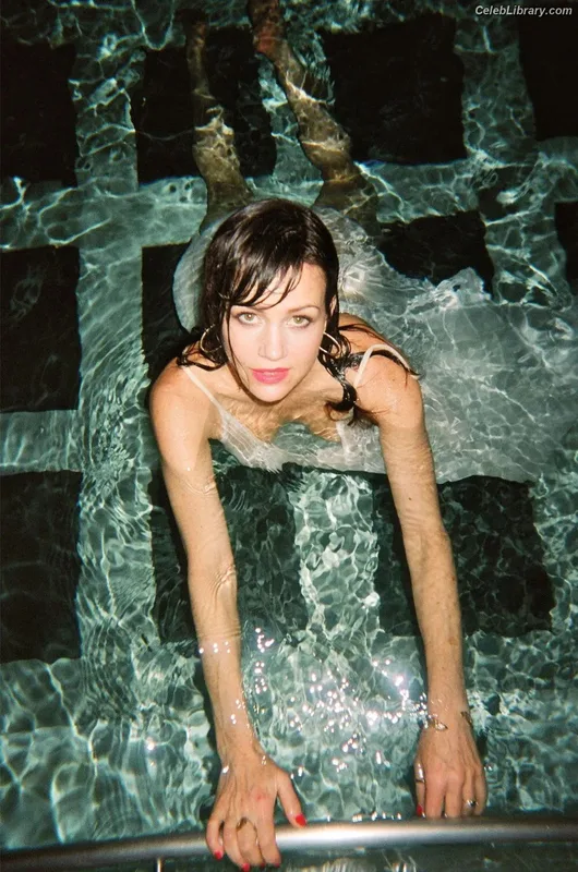 Carla Gugino photo 1 of 133