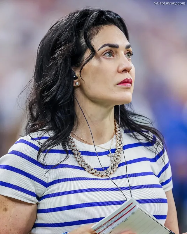 Carlie irsay-gordon photo 2 of 35