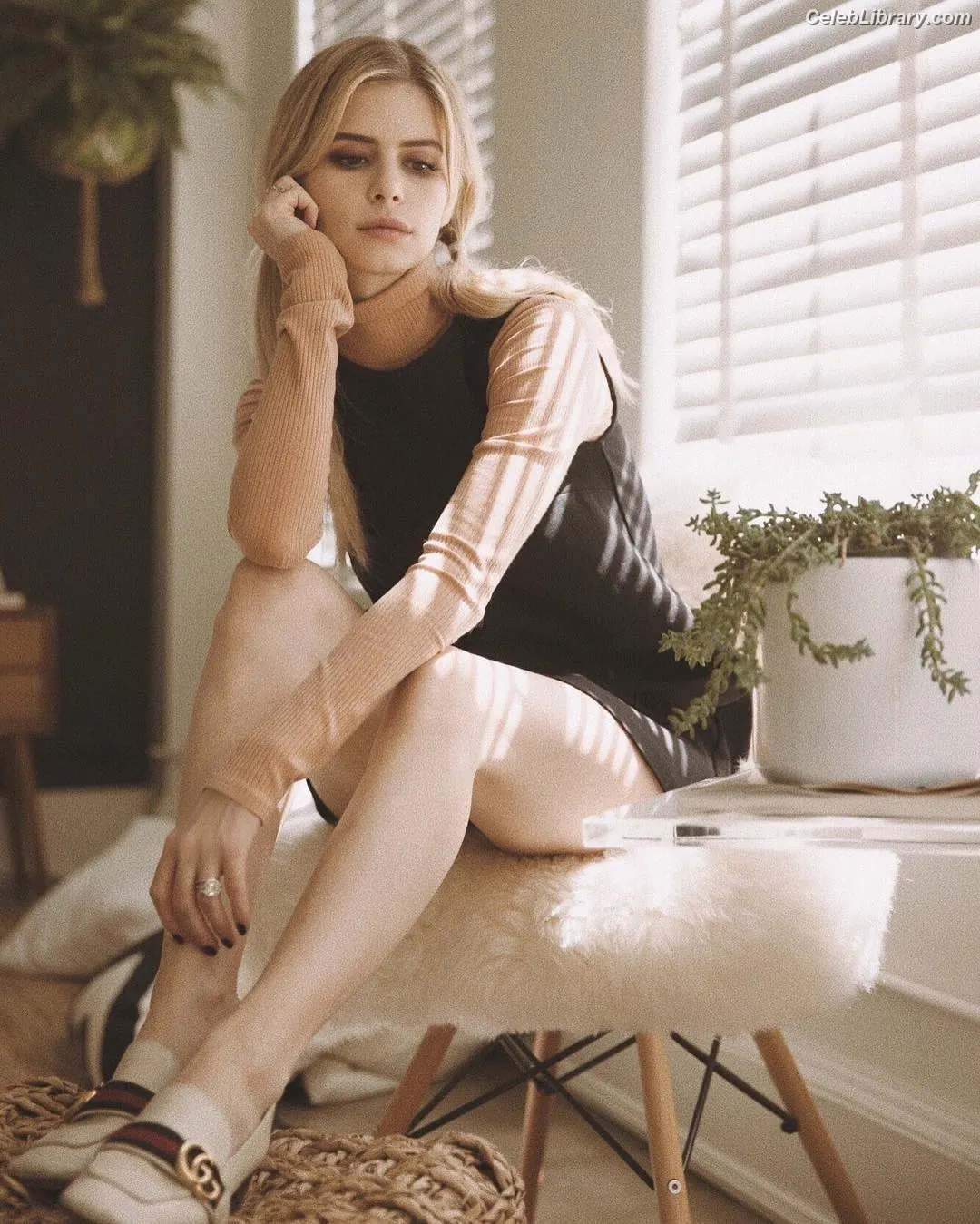 Carlson Young photo 17 of 78
