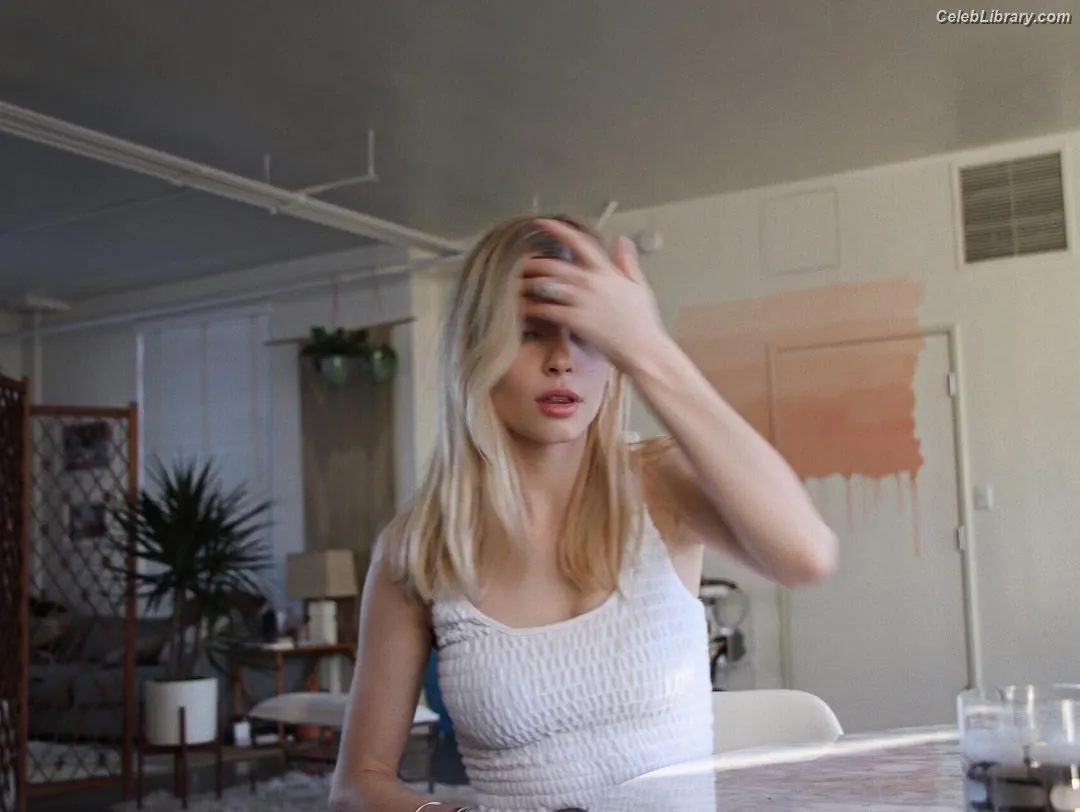Carlson Young photo 7 of 78