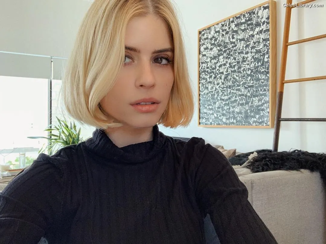 Carlson Young photo 10 of 78