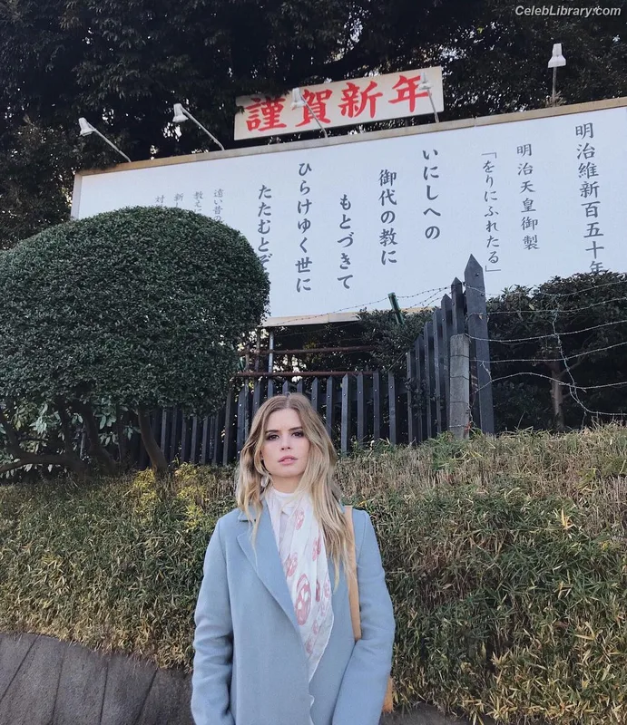 Carlson Young photo 22 of 79