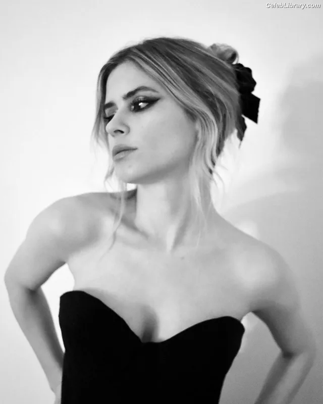 Carlson Young photo 4 of 79