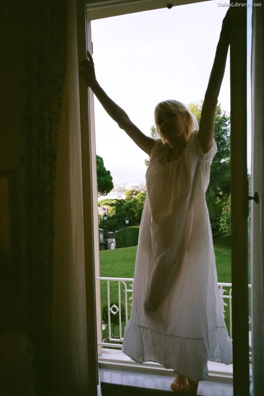 Carly Rae Jepsen photo 10 of 226