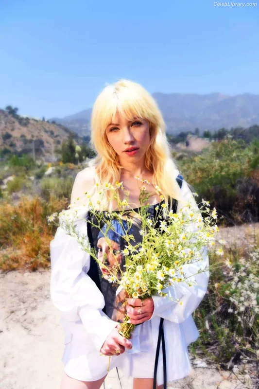 Carly Rae Jepsen photo 4 of 226