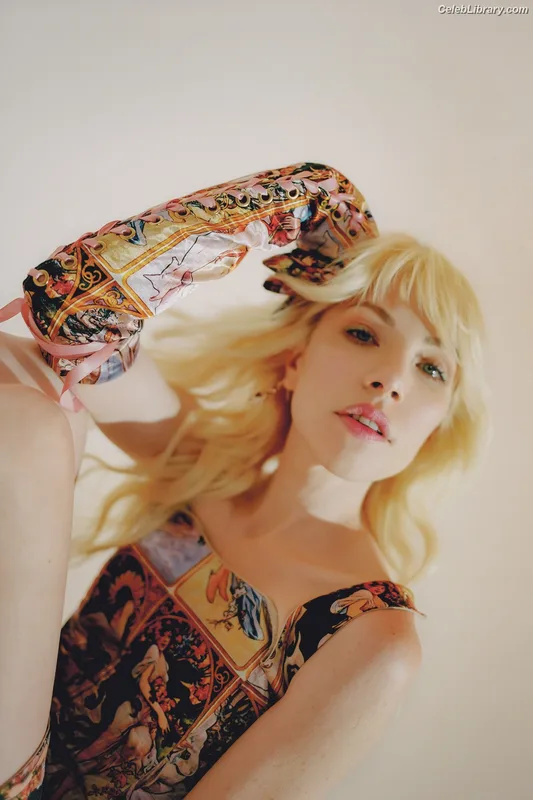 Carly Rae Jepsen photo 13 of 226