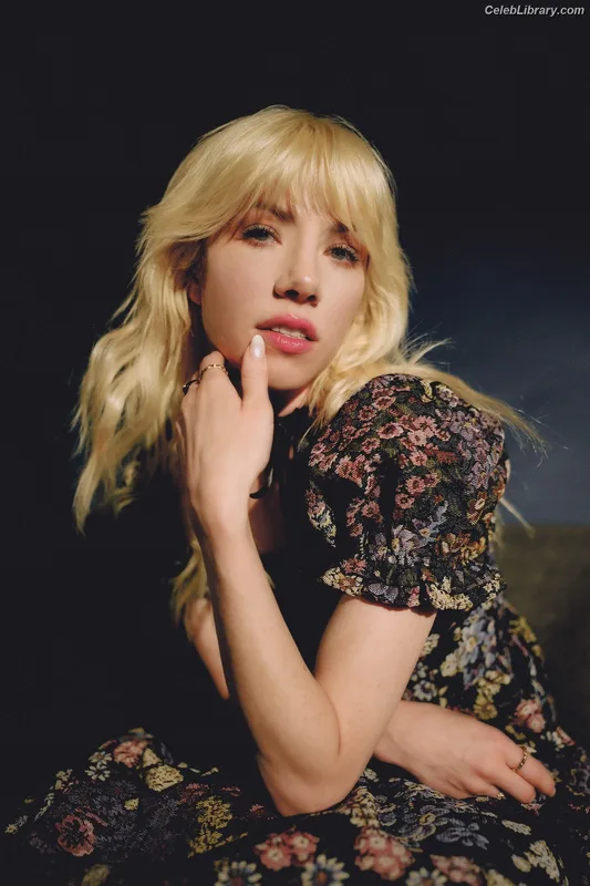 Carly Rae Jepsen photo 16 of 226