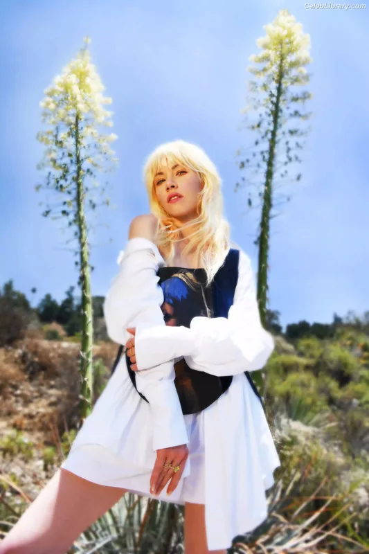 Carly Rae Jepsen photo 18 of 226