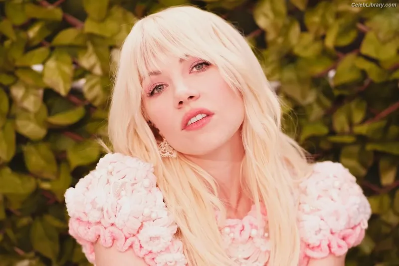 Carly Rae Jepsen photo 4 of 226