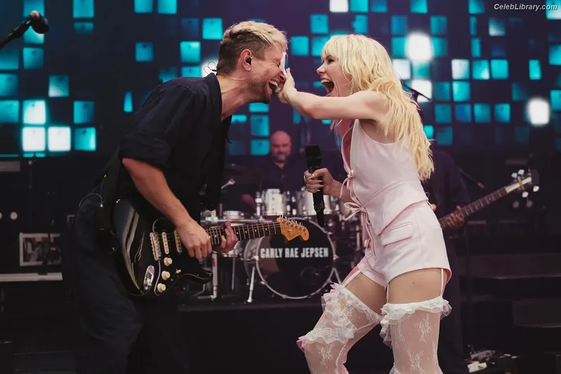 Carly Rae Jepsen photo 11 of 226