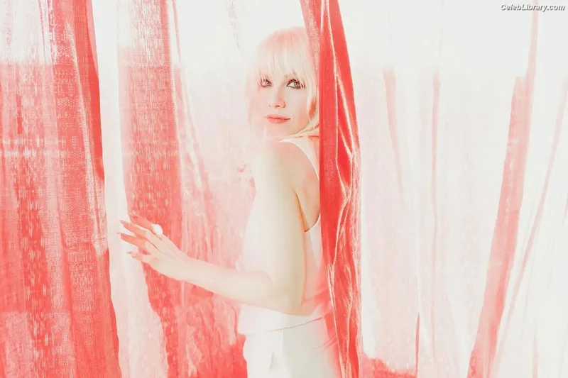 Carly Rae Jepsen photo 17 of 226