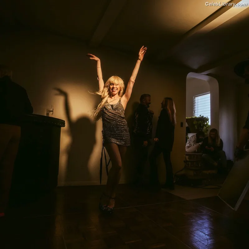 Carly Rae Jepsen photo 13 of 226
