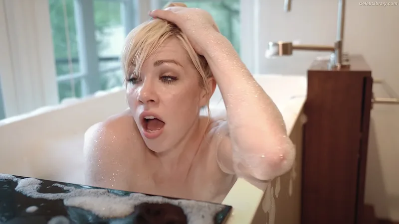 Carly Rae Jepsen photo 11 of 226