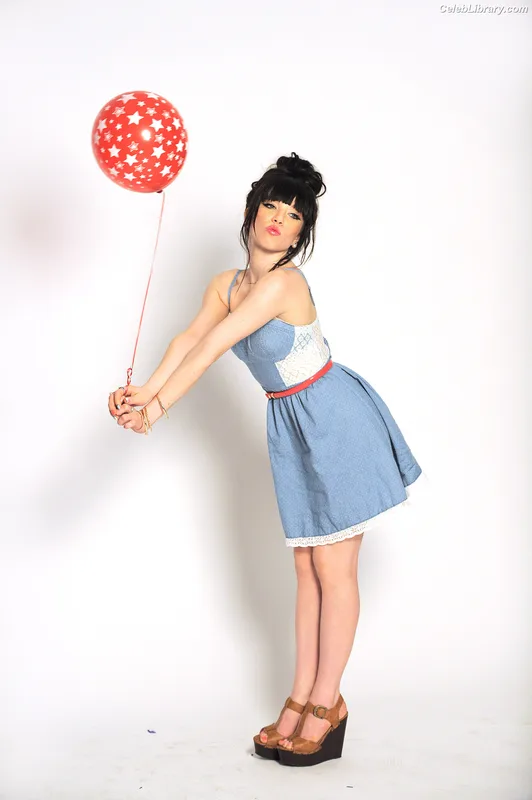 Carly Rae Jepsen photo 6 of 226