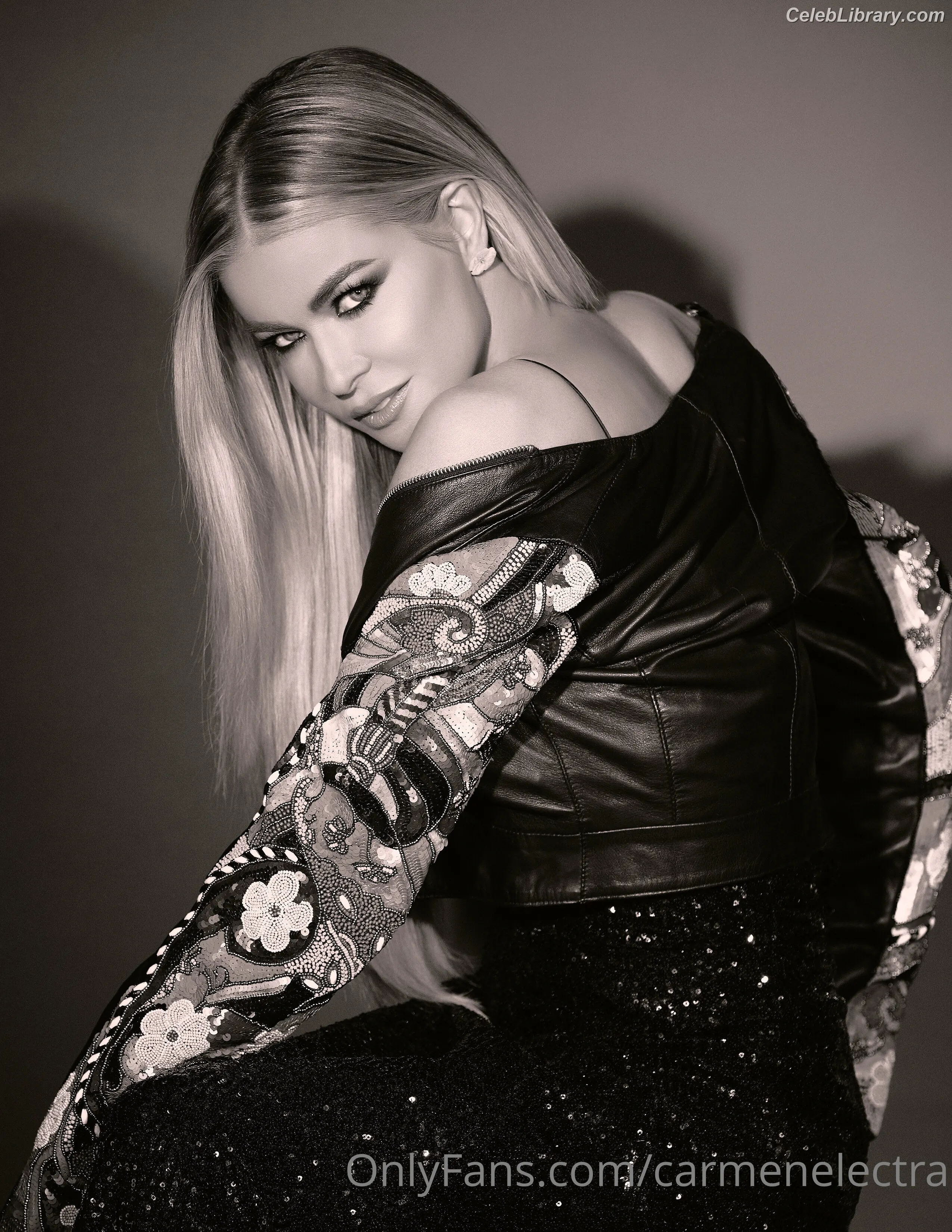 Carmen Electra photo 16 of 861