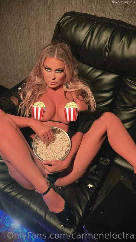 Carmen Electra photo 9 of 835