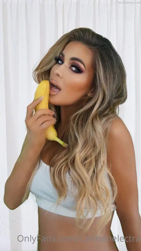 Carmen Electra photo 5 of 835