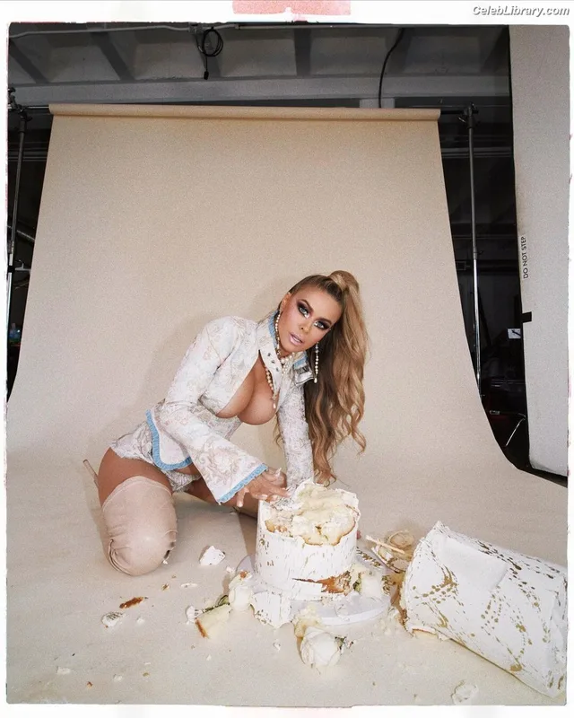 Carmen Electra photo 24 of 835