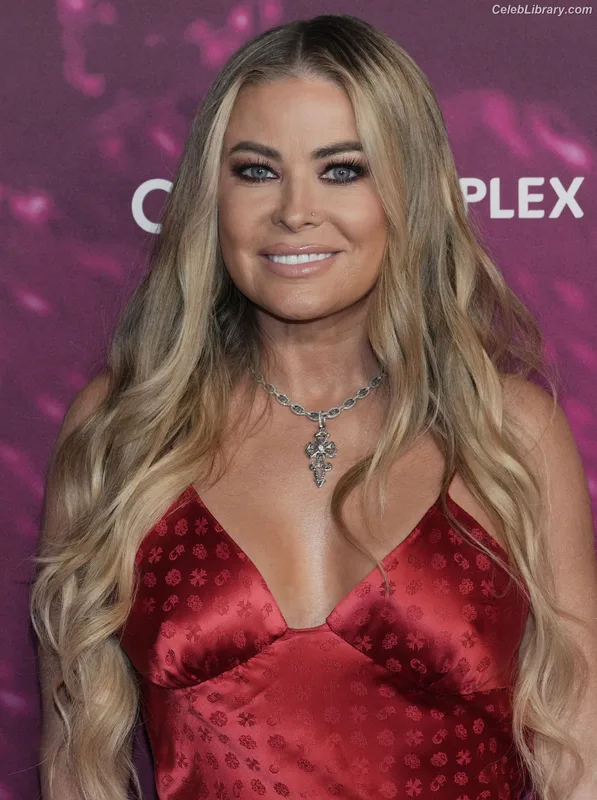 Carmen Electra photo 16 of 835