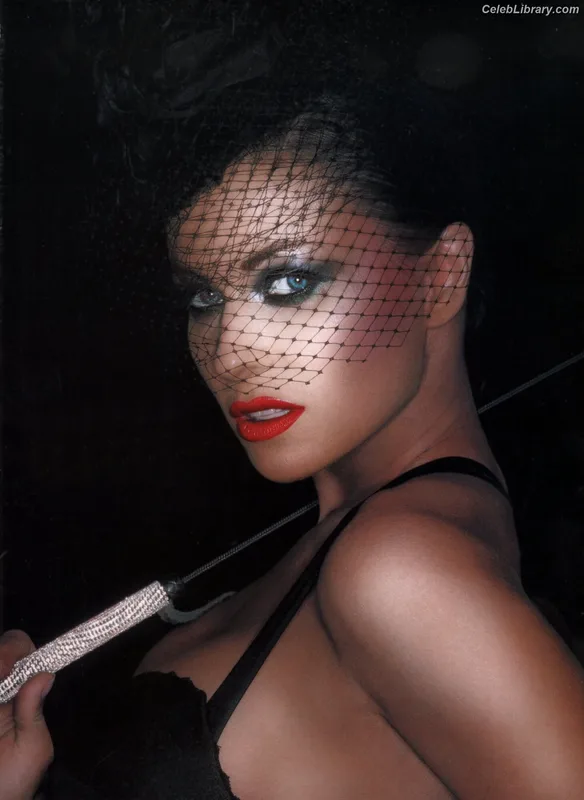 Carmen Electra photo 12 of 835