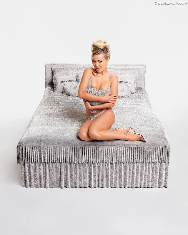 Carmen Electra photo 4 of 835