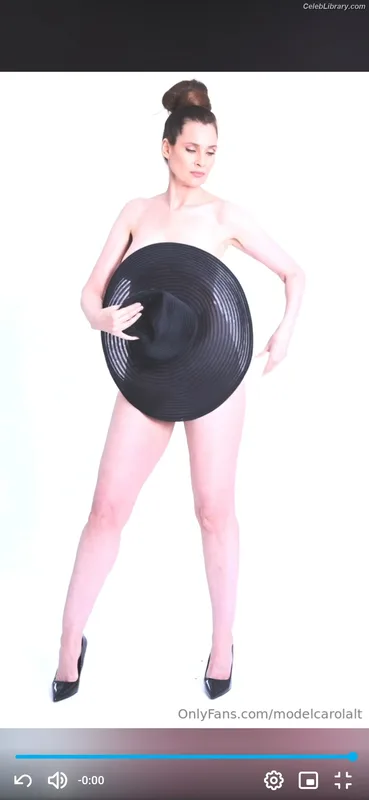 Carol Alt photo 1 of 13