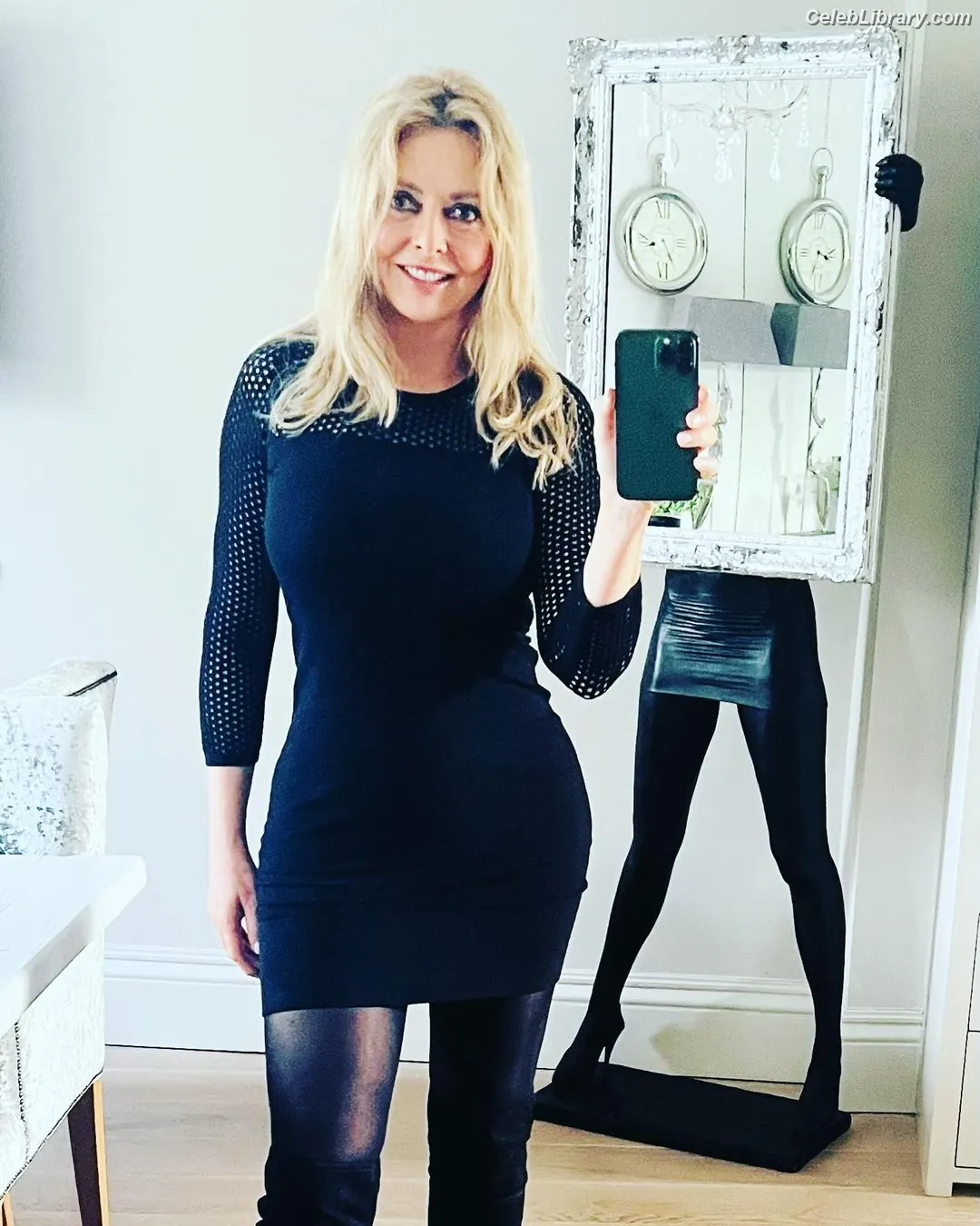 Carol Vorderman photo 7 of 678