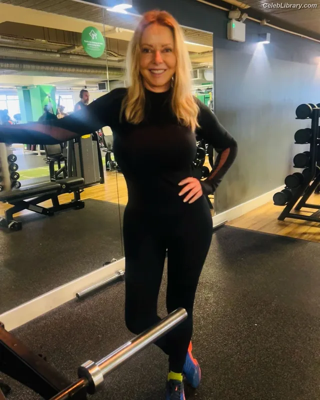 Carol Vorderman photo 21 of 679