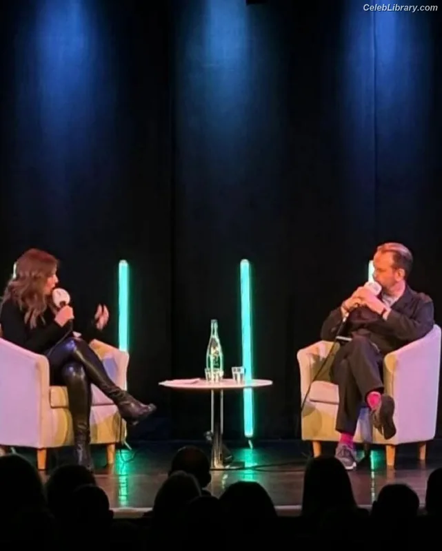 Carol Vorderman photo 1 of 679