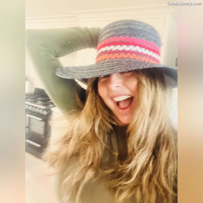 Carol Vorderman photo 10 of 679