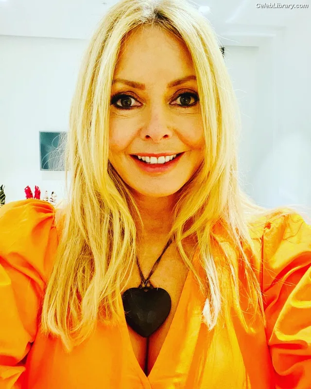 Carol Vorderman photo 24 of 679