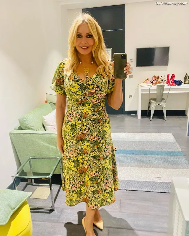 Carol Vorderman photo 3 of 679