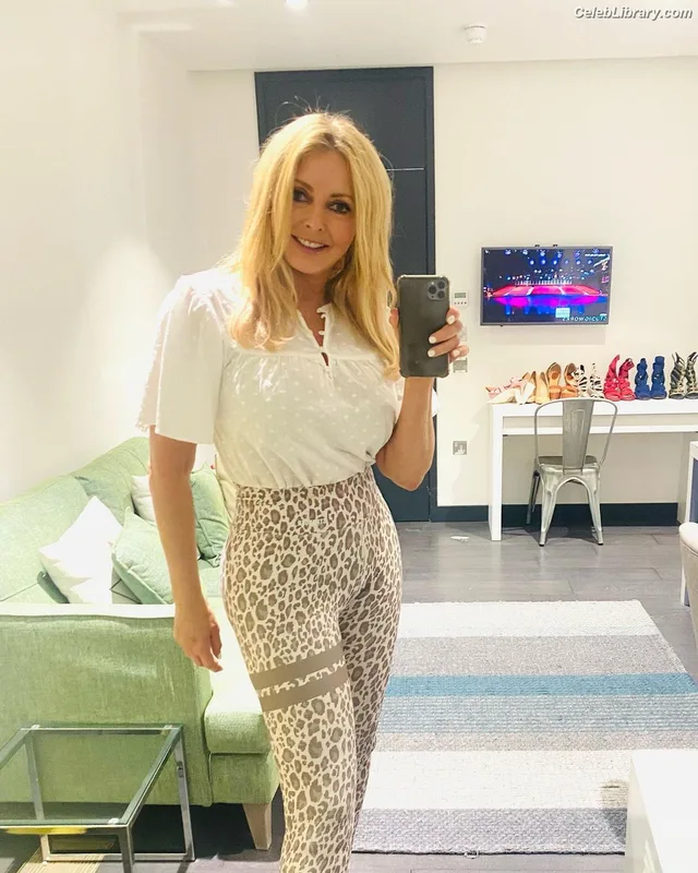 Carol Vorderman photo 4 of 679