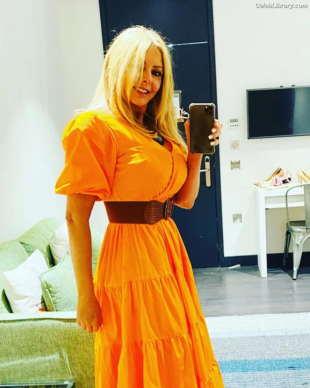 Carol Vorderman photo 7 of 679