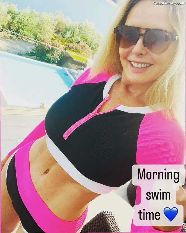 Carol Vorderman photo 24 of 679