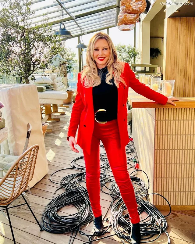 Carol Vorderman photo 1 of 679
