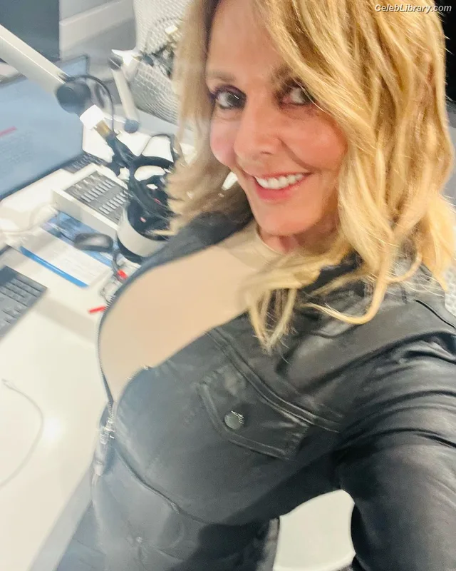 Carol Vorderman photo 11 of 679