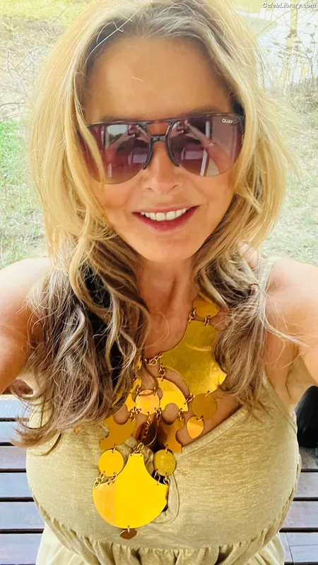 Carol Vorderman photo 22 of 679