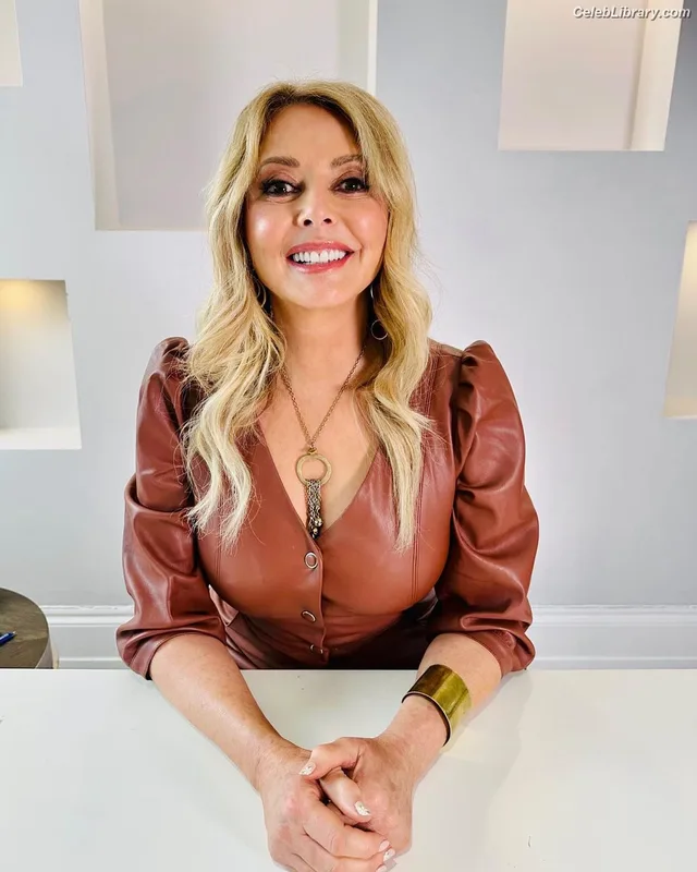 Carol Vorderman photo 22 of 679