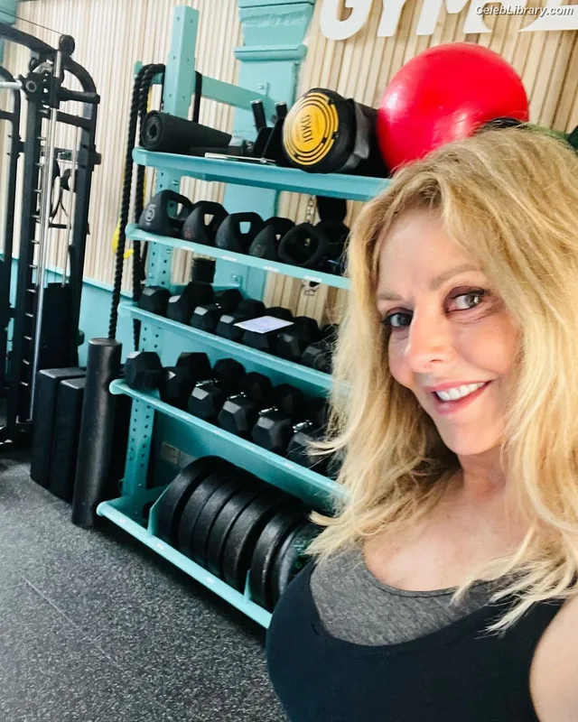 Carol Vorderman photo 19 of 679