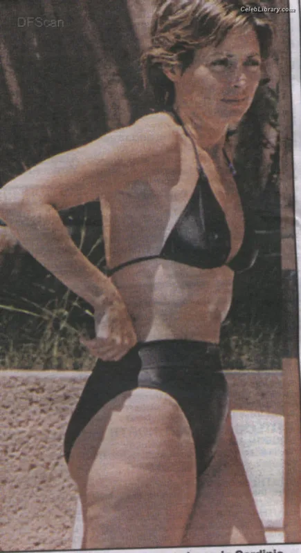 Carol Vorderman photo 13 of 679