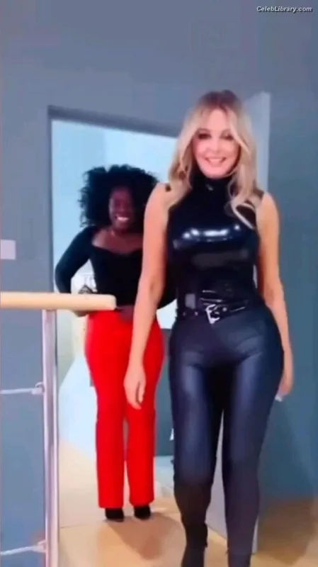 Carol Vorderman photo 15 of 679